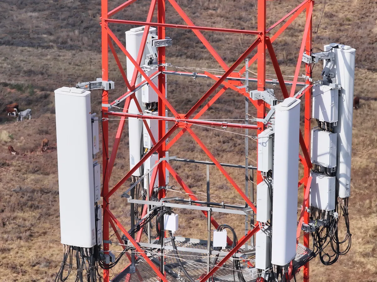 Sector Antenna Cluster